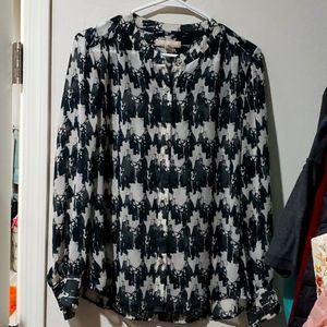 Long sleeve size 8 Banana Republic Top